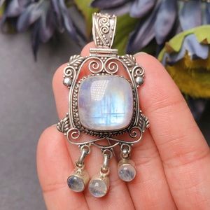 ‼️Clearance‼️Sterling silver moonstone pendant